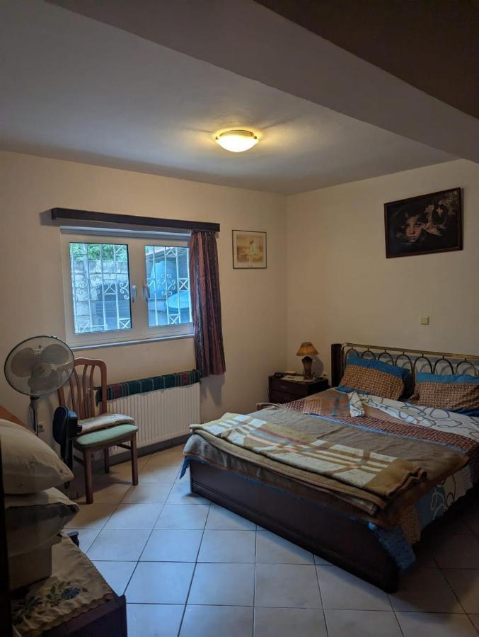1 Bedroom Apartment Close To The Sea Artémida Eksteriør bilde